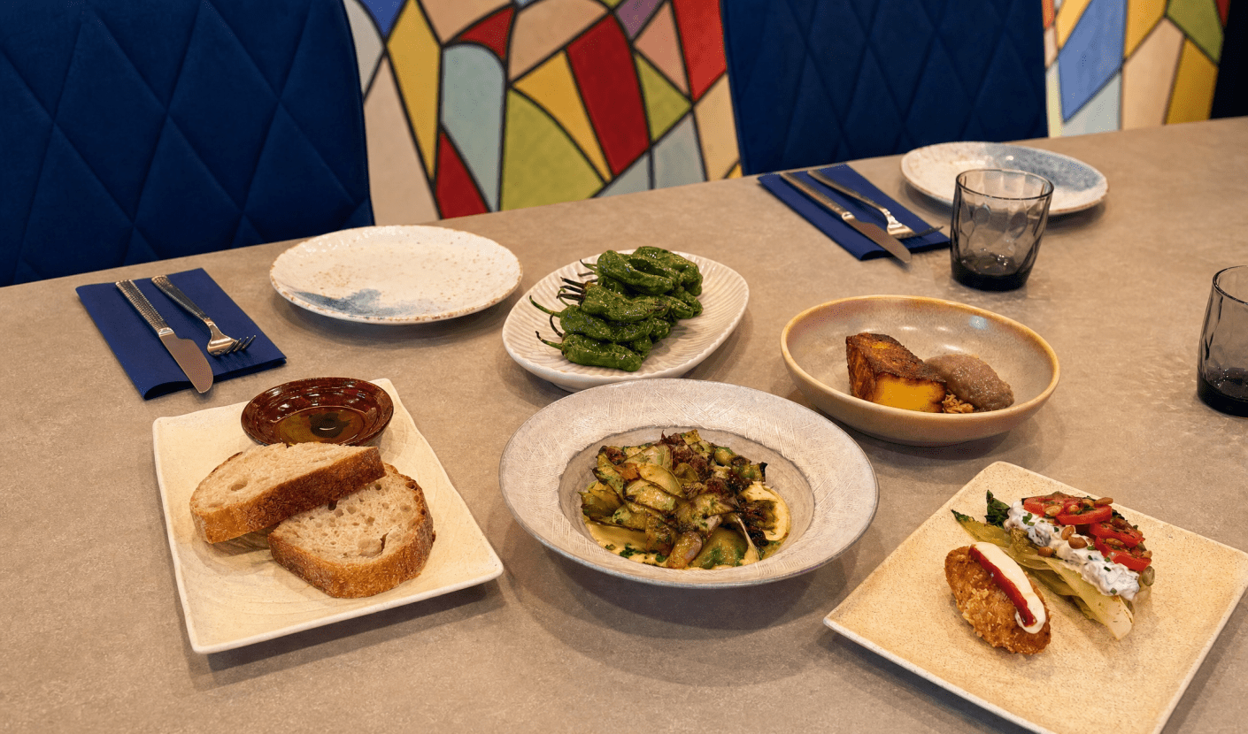 A Spanish lunch table at Amor